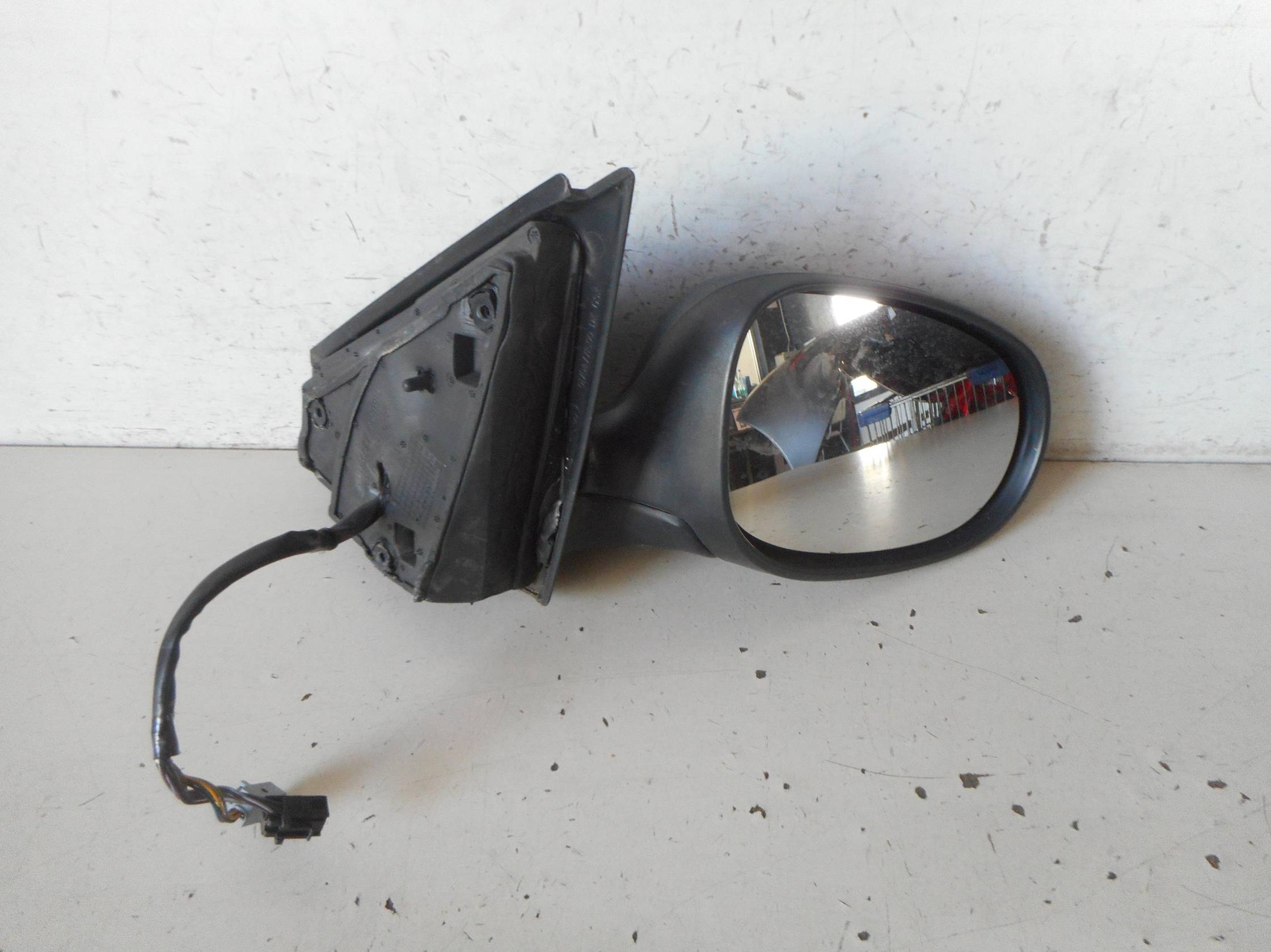 Retrovisore est. regolaz. elettr. dx.